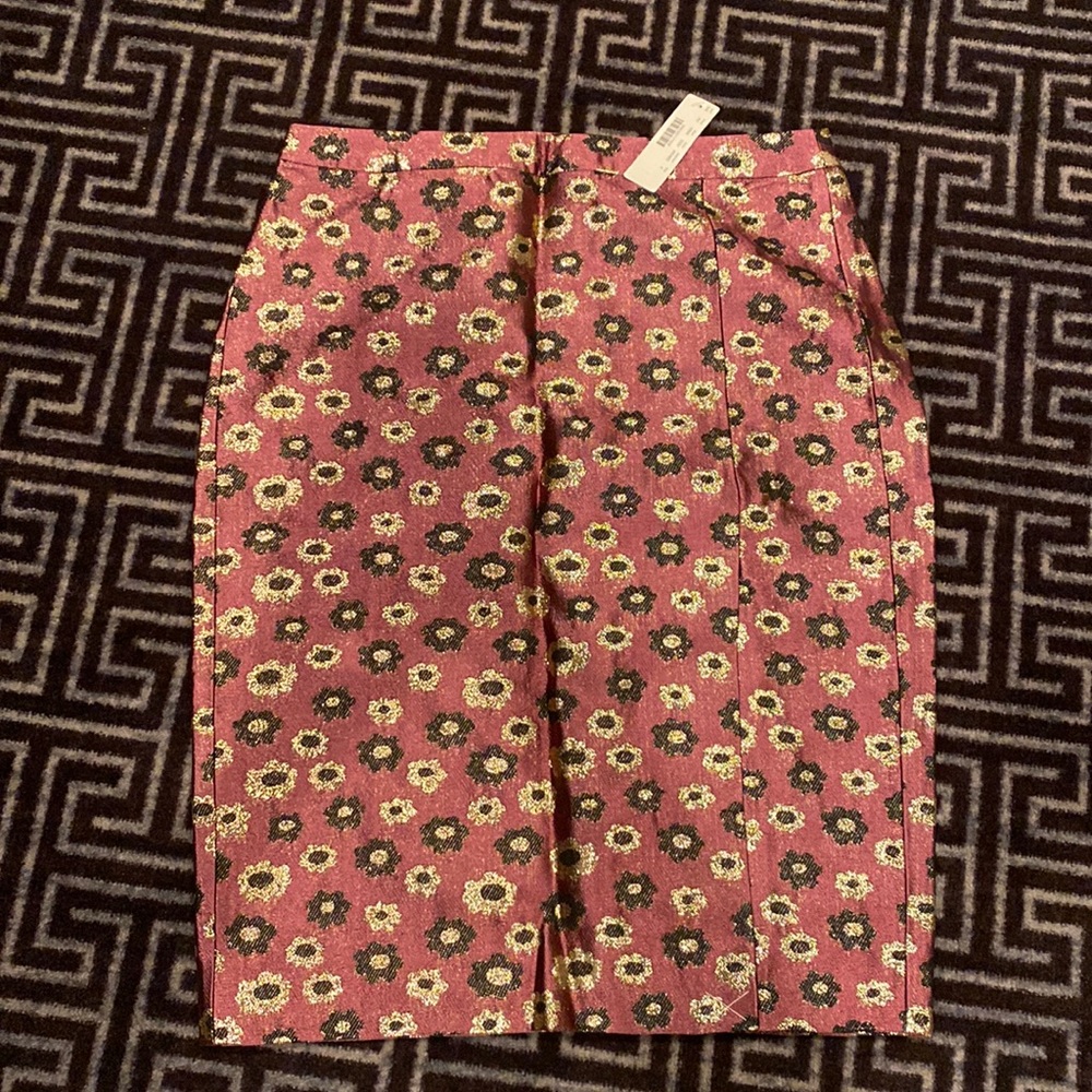 JCREW knee length pencil skirt in size 4. NWT